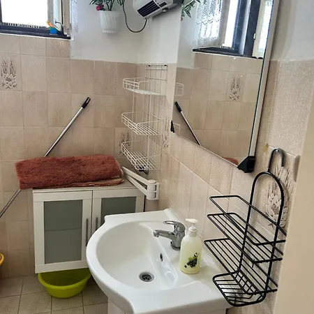 Szabo Apartmanhaz Homestay
