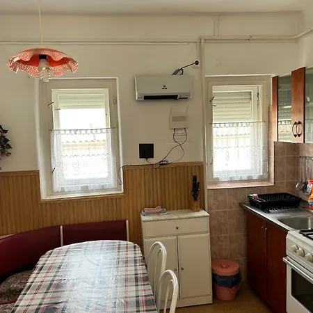 Szabo Apartmanhaz *