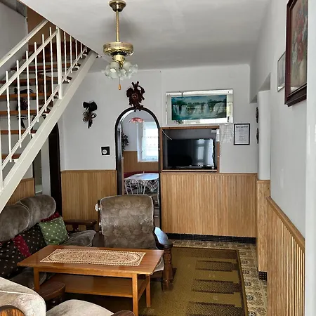 Szabo Apartmanhaz * ザラカロシュ