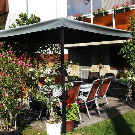 Szabo Apartmanhaz Homestay Zalakaros