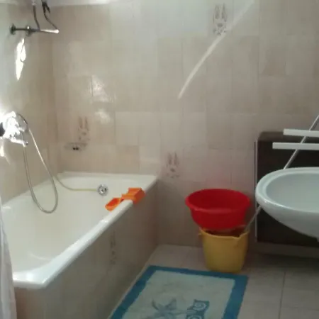 Проживание в семье Szabo Apartmanhaz