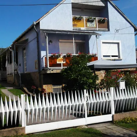 Szabo Apartmanhaz *