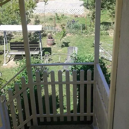 Szabo Apartmanhaz Homestay