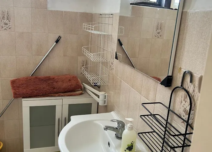 Szabo Apartmanhaz Проживание в семье