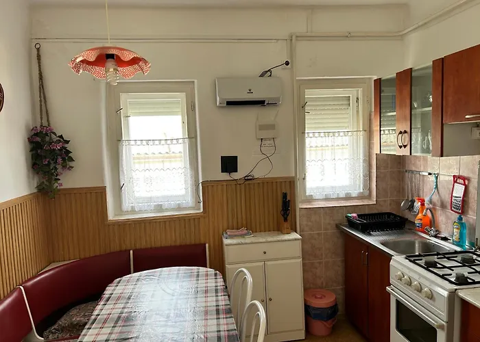 Szabo Apartmanhaz *