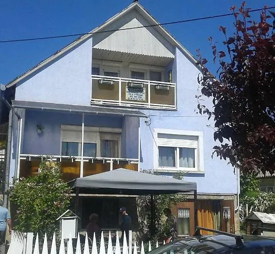 Проживание в семье Szabo Apartmanhaz *
