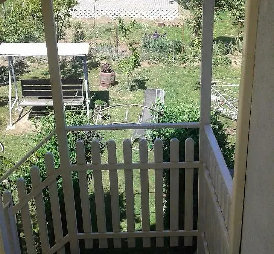 Szabo Apartmanhaz Проживание в семье